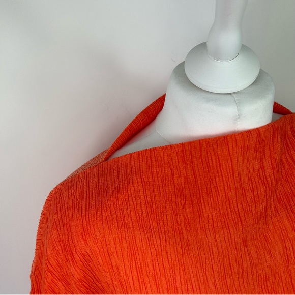 COS Orange Plisse Top Size M Long Sleeves Mock Neck - Picture 3 of 6
